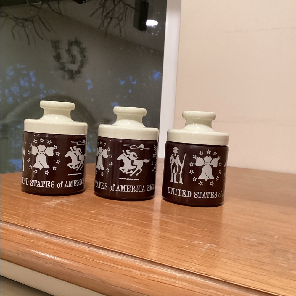 Vintage McCoy Ceramic bicentennial mustard Jars with American Motif (3)